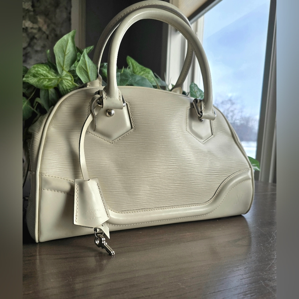 Louis Vuitton Ivory Epi Bowling Montaigne PM With Silver Lock And Two Keys - Picture 4 of 16